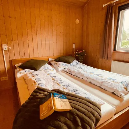 度假居 Mit Drei Schlafzimmern Naehe Freizeitpark Schloss Dankern Dankernsee 哈伦
